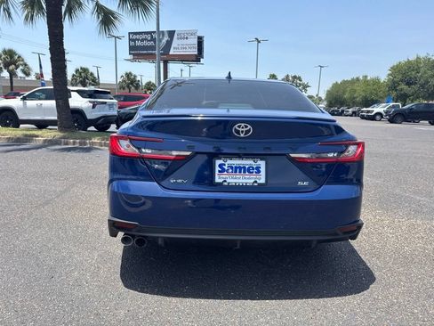 Used 2025 Toyota Camry SE FWD image 4