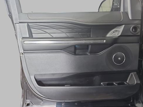 Used 2019 Ford Expedition Platinum AWD/4WD image 33