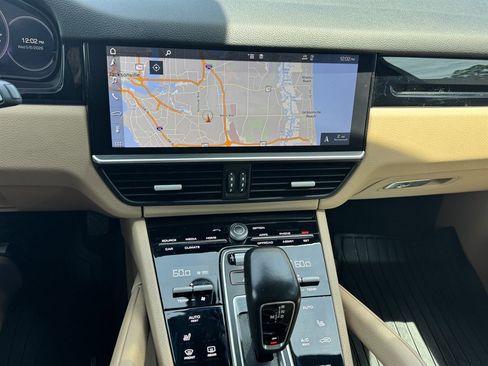Used 2019 Porsche Cayenne AWD/4WD image 8