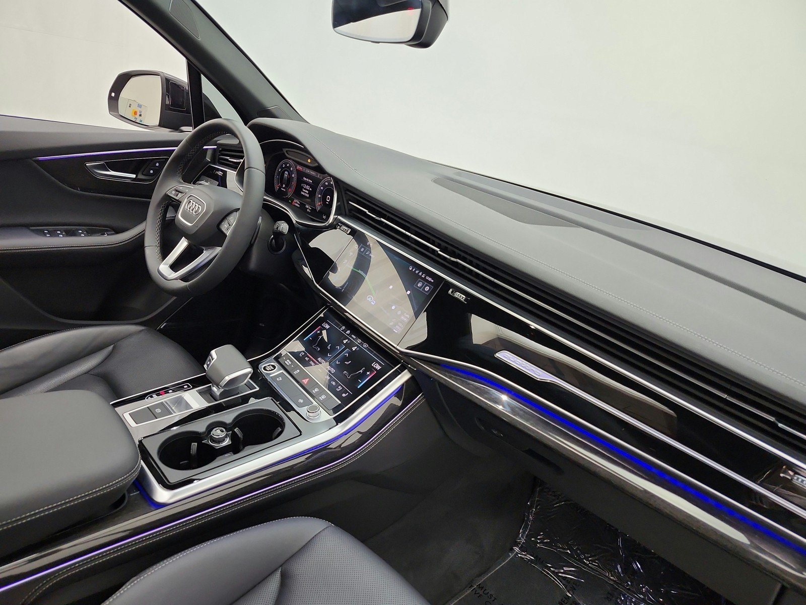 Used 2025 Audi Q7 2.0T Premium Plus w/ Premium Plus Package AWD/4WD image 19
