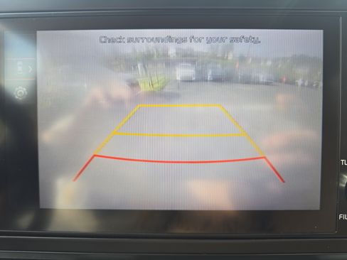 Used 2024 Kia Carnival LX FWD image 21