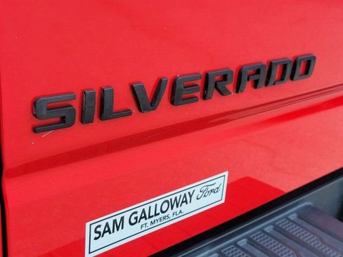 Used 2023 Chevrolet Silverado 1500 ZR2 w/ Technology Package image 11