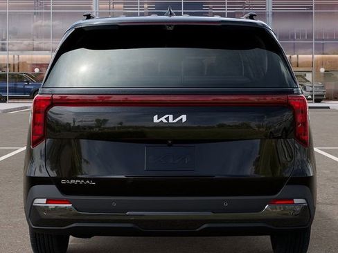 New 2025 Kia Carnival SX image 13