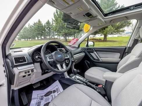 Used 2017 Subaru Forester 2.5i Premium w/ All-Weather Package AWD/4WD image 11