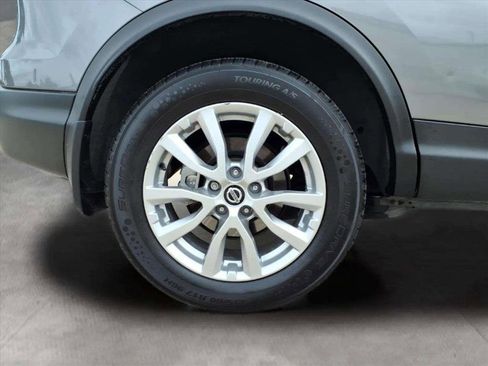 Used 2021 Nissan Rogue Sport S image 19