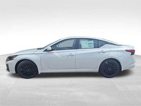 New 2026 Nissan Altima 2.5 SV w/ SV Special Edition Package FWD image 4