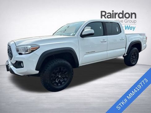 Used 2021 Toyota Tacoma TRD Off-Road w/ Technology Package AWD/4WD image 3