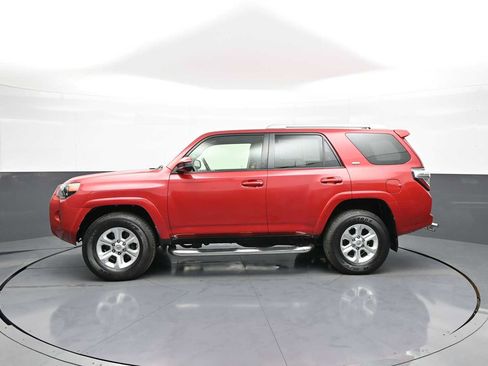 Used 2016 Toyota 4Runner SR5 AWD/4WD image 9