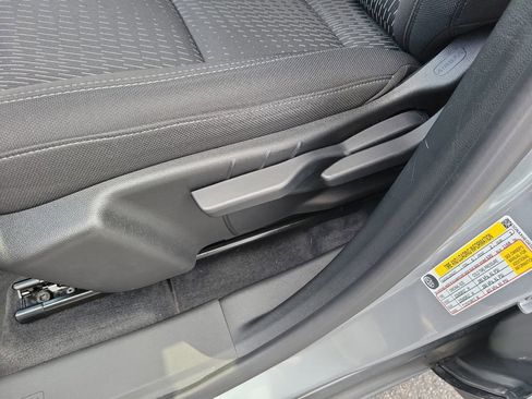 Used 2025 Chevrolet Equinox LT FWD image 19