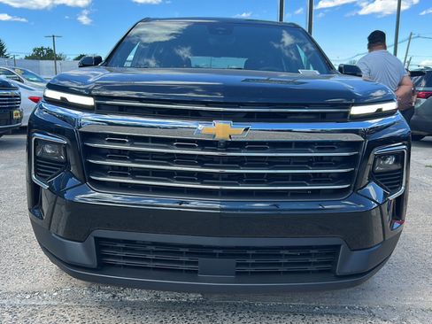 New 2026 Chevrolet Traverse LT w/ Driver Confidence Package AWD/4WD image 3
