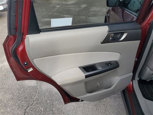 Used 2013 Subaru Forester 2.5X Limited image 28