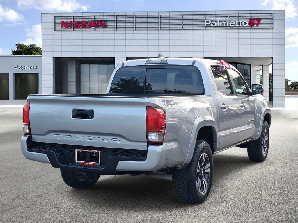 Used 2017 Toyota Tacoma TRD Sport w/ Tow Package RWD image 6