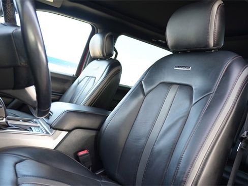 Used 2018 Ford F150 Platinum w/ Equipment Group 701A Luxury image 17