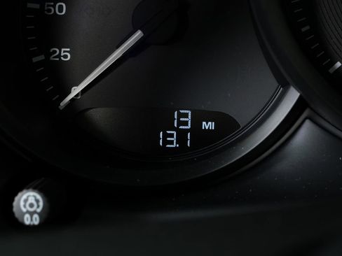 New 2026 Porsche Macan image 12