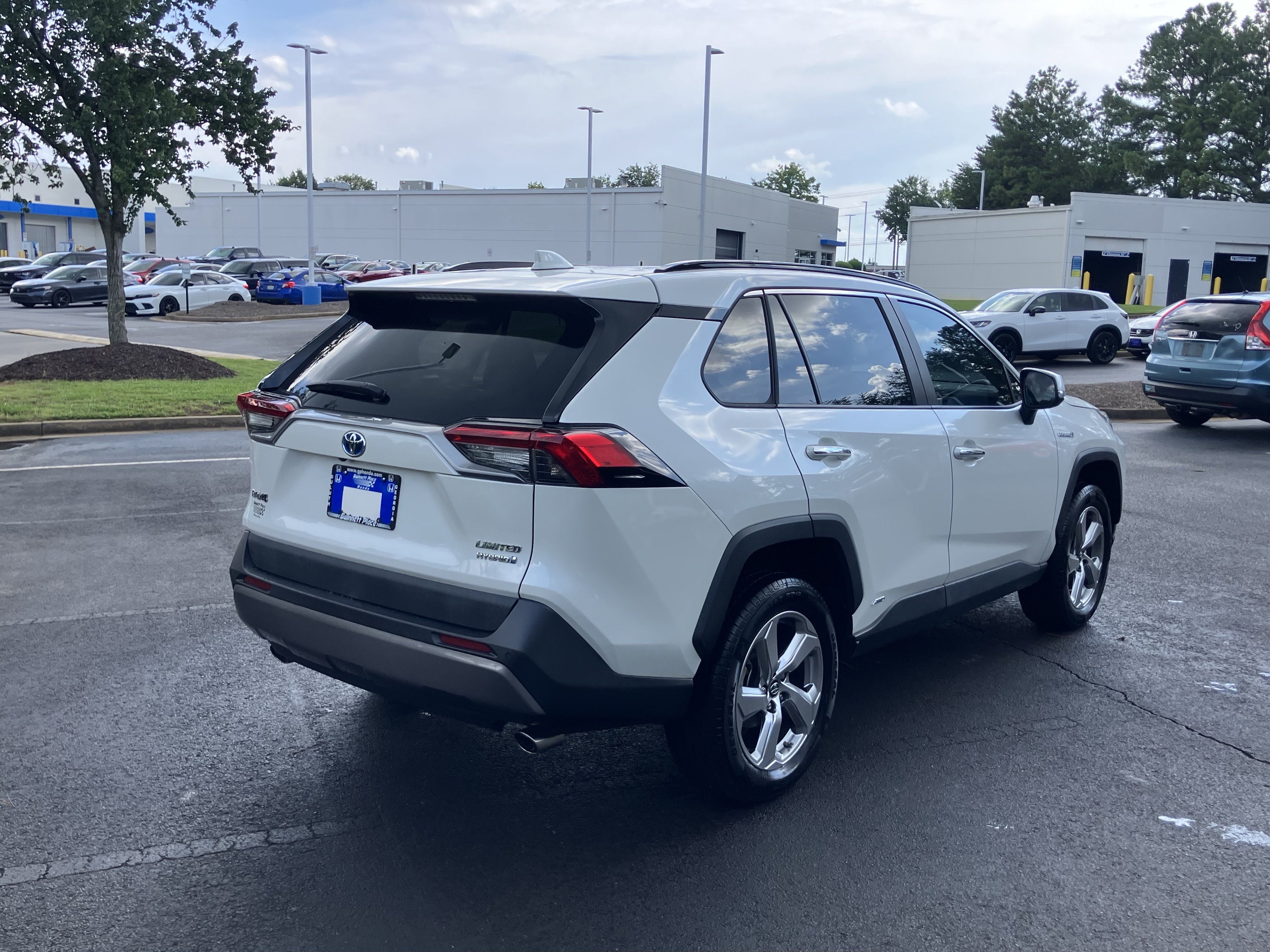 Used 2019 Toyota RAV4 Limited w/ Limited Grade Weather Package AWD/4WD image 10