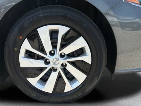 Certified 2025 Nissan Altima 2.5 S FWD image 33