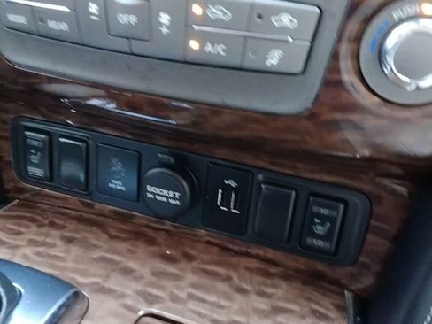 Used 2018 Nissan Armada SL image 29