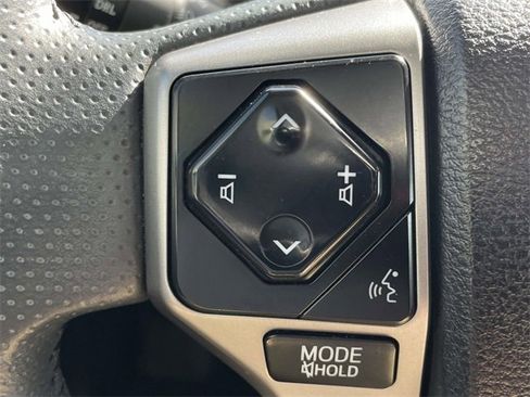 Used 2022 Toyota 4Runner SR5 image 28