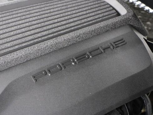 Certified 2026 Porsche Macan AWD/4WD image 27
