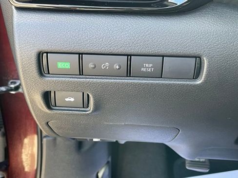 Used 2024 Nissan Sentra SV image 25