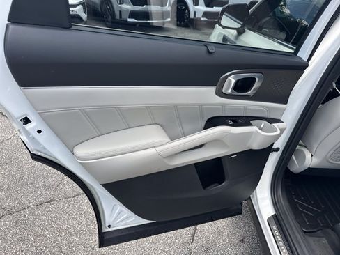 Certified 2023 Kia Sorento SX Prestige w/ Panoramic Sunroof Package AWD/4WD image 26