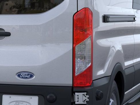 New 2026 Ford Transit 250 148 Medium Roof RWD image 21