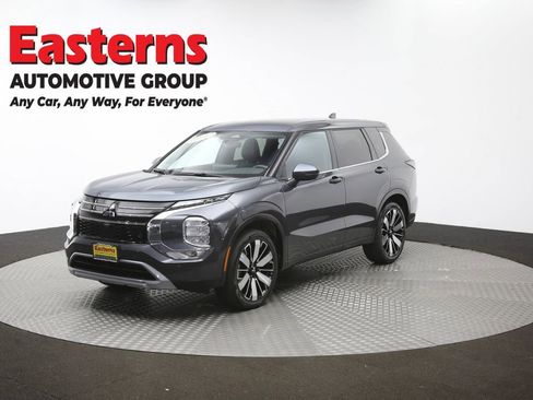 Used 2025 Mitsubishi Outlander SE AWD/4WD image 55