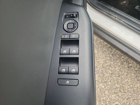 New 2025 Kia K4 LXS image 12