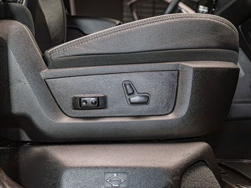 Used 2024 RAM 2500 Limited AWD/4WD image 25