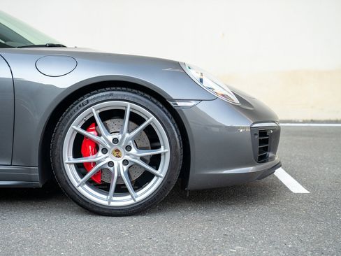 Used 2019 Porsche 911 Carrera 4S w/ Sport Chrono Package image 9