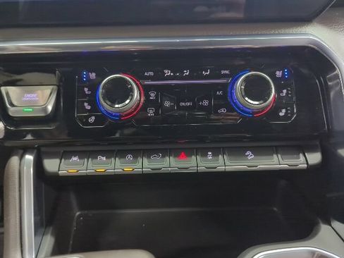 Used 2025 GMC Sierra 1500 Denali AWD/4WD image 17