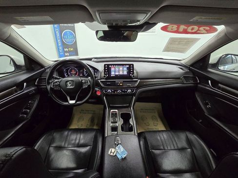 Used 2018 Honda Accord Touring image 32