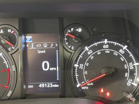 Used 2022 Toyota 4Runner SR5 AWD/4WD image 15