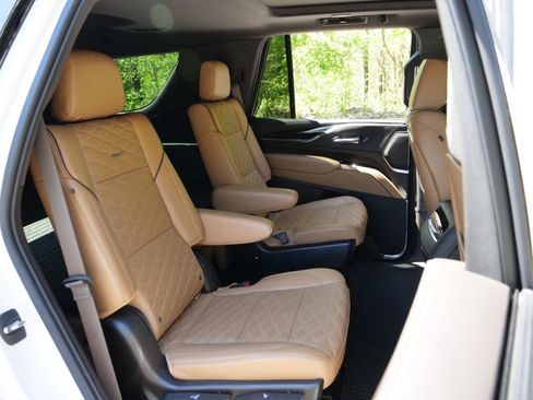 Used 2021 Cadillac Escalade Sport w/ Driver Assist Tech Package image 39