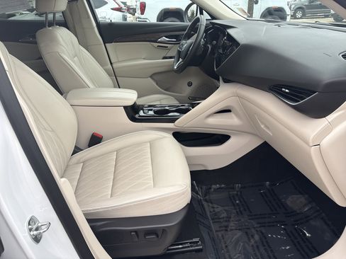 Used 2023 Buick Envision Avenir image 18