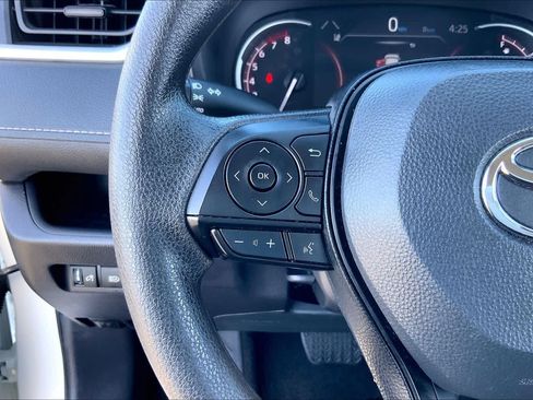 Certified 2025 Toyota RAV4 XLE FWD image 23
