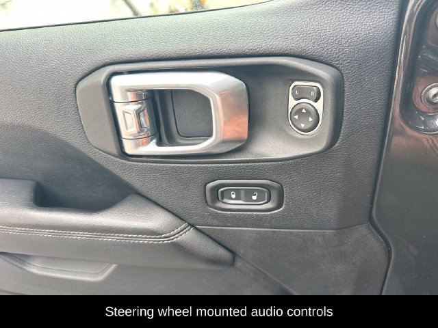 Used 2018 Jeep Wrangler Unlimited Sahara AWD/4WD image 18