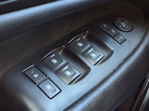 Used 2020 Cadillac Escalade 2WD image 17