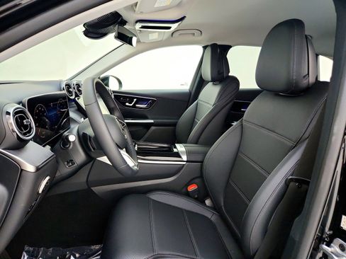 Certified 2025 Mercedes-Benz GLC 300 image 12