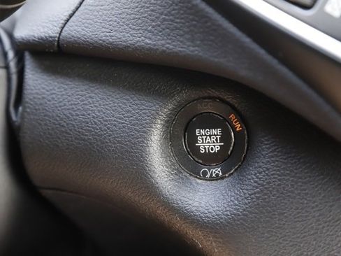 Used 2019 Jeep Cherokee Trailhawk image 21