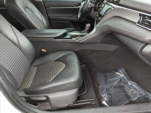 Used 2018 Toyota Camry SE w/ Convenience Package image 19