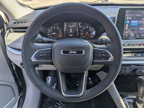 Used 2022 Jeep Compass Latitude image 26