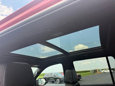 Used 2024 Chevrolet Tahoe LT w/ Luxury Package image 13