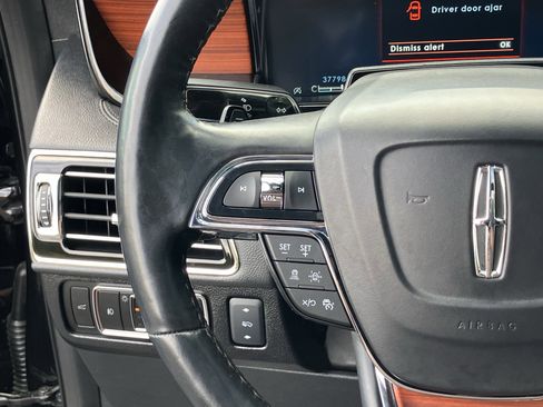 Used 2024 Lincoln Navigator Reserve image 21