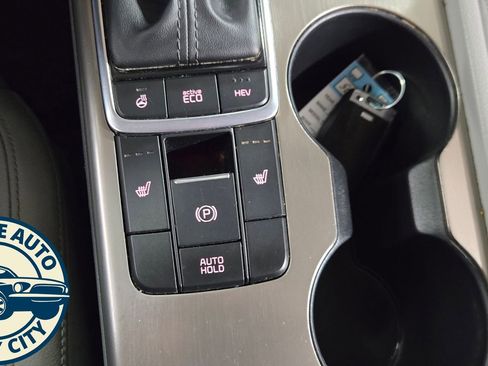 Used 2017 Kia Optima EX image 18