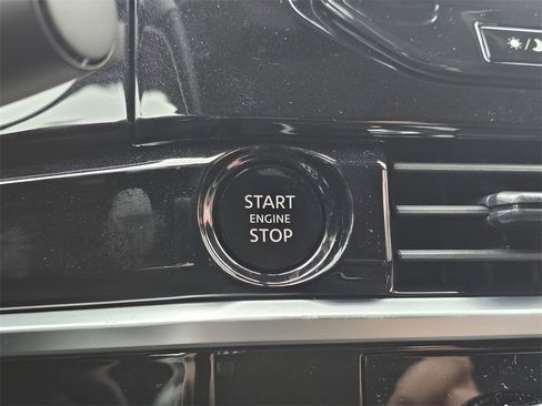 New 2025 Nissan Pathfinder SL image 23