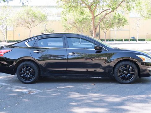 Used 2015 Nissan Altima 2.5 S w/ Power Driver Seat Package image 6