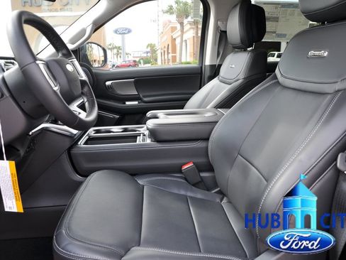 New 2026 Ford Expedition Max Platinum w/ Driver's Package AWD/4WD image 10