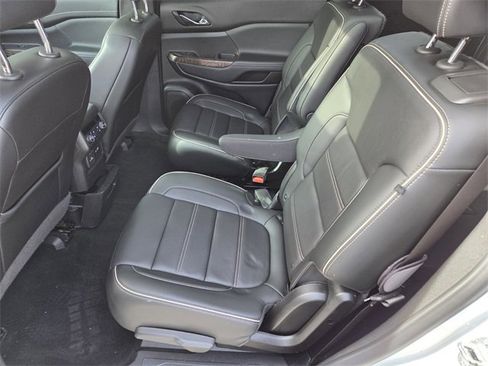 Certified 2021 GMC Acadia Denali w/ Denali Technology Package image 11