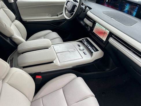 New 2026 Lincoln Navigator Premiere image 16